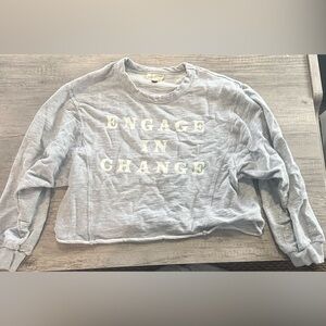 Universal Thread Gray and White Engage in Change Crewneck Size Medium